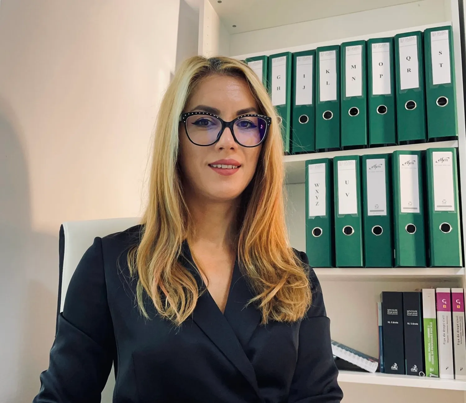 Imagine de copertă pentru articolul „Divorțul unui asociat al SRL – ce se întâmplă cu părțile sociale?”
